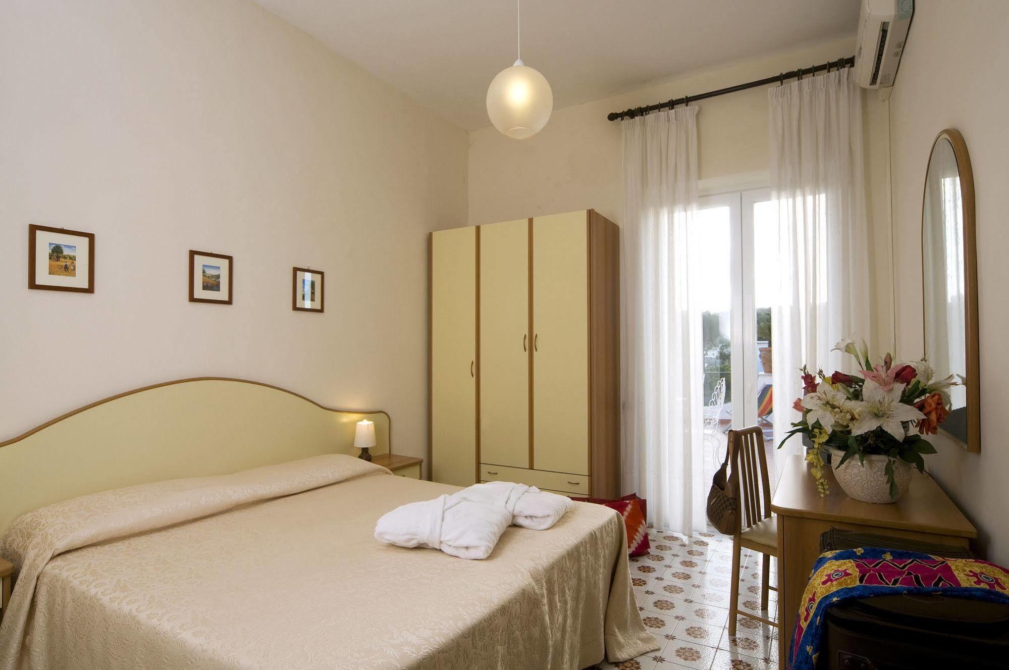 Hotel Casa Di Meglio Искья Экстерьер фото